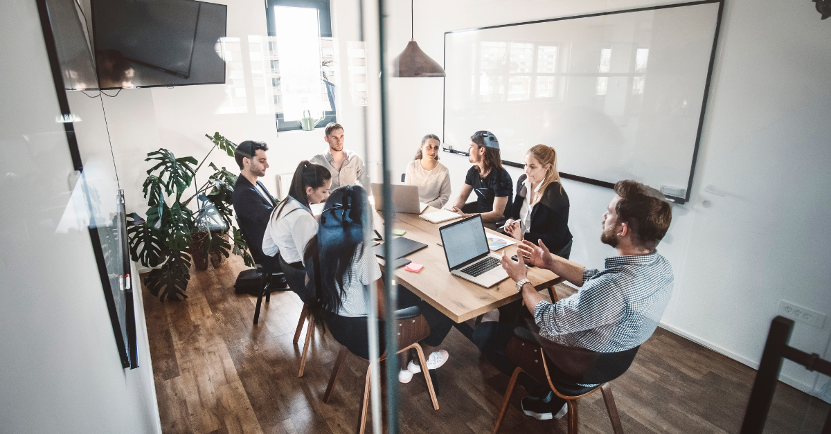 B2B expert-led marketing conversation between a specialist and the marketing team